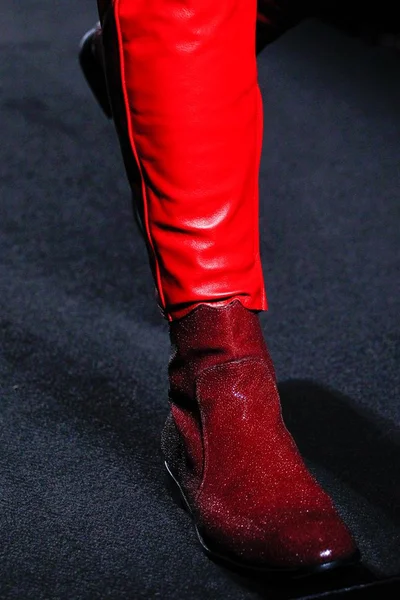 Look 27